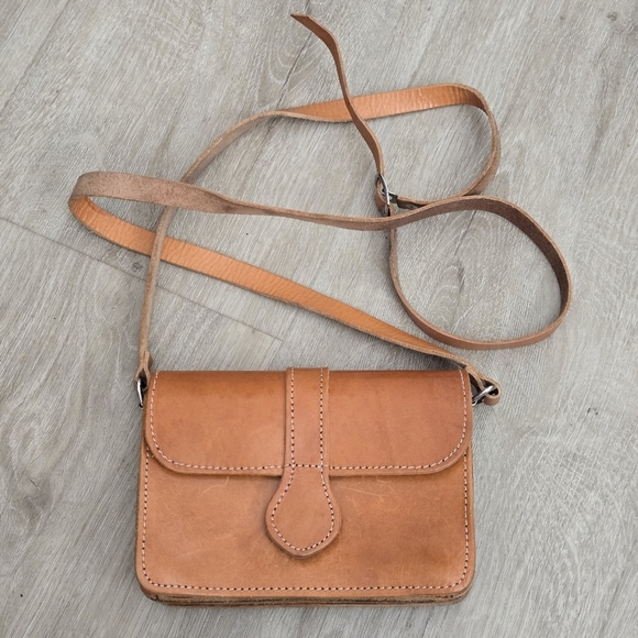 Vintage Tan Cognac 100% Leather Crossbody Shoulder Adjustable Strap Bag - Picture 2 of 8